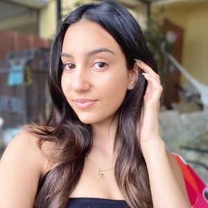 Meet your Posher, Daniela